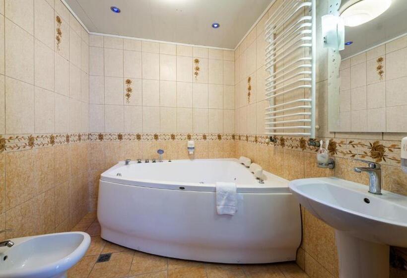 اتاق سوپریور, Kamelot