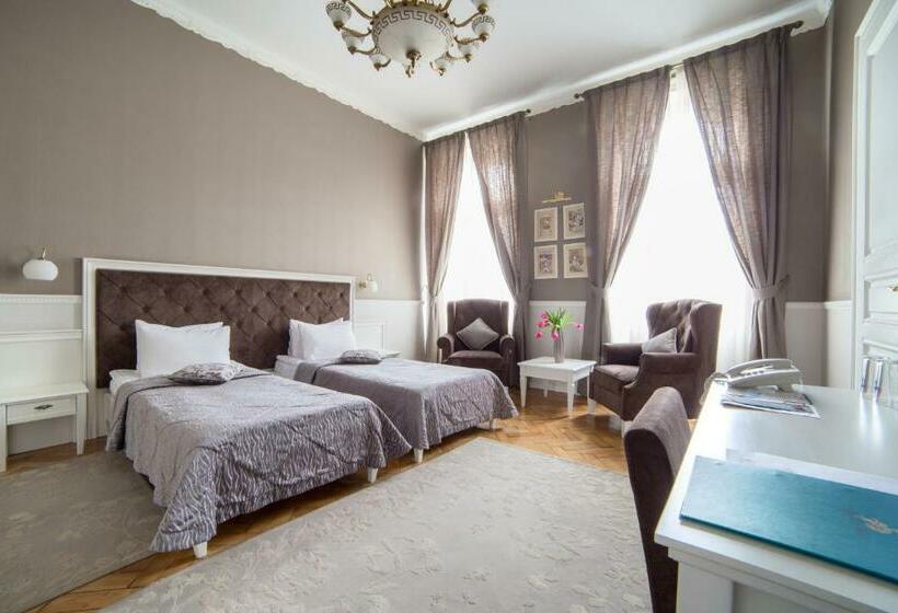 غرفة كومفورت, Modern Art