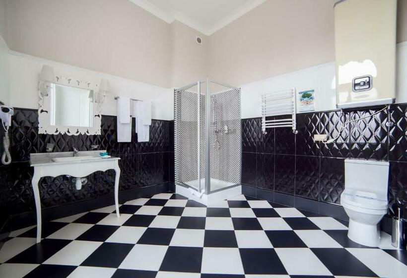 غرفة كومفورت, Modern Art