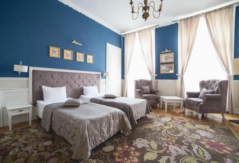 غرفة كومفورت, Modern Art