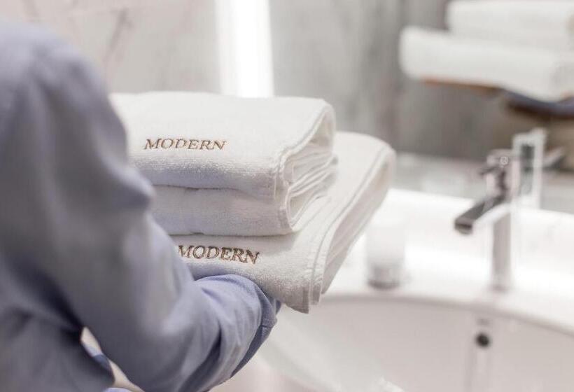 غرفة سوبيريور, Modern Art