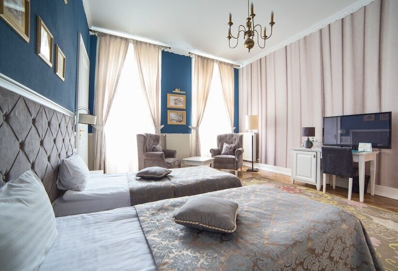 غرفة كومفورت, Modern Art