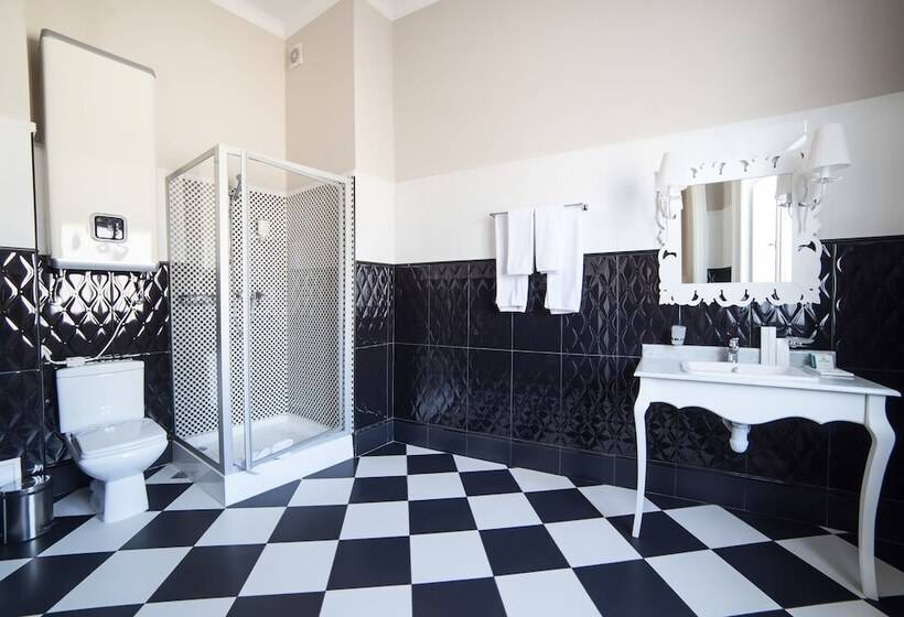 غرفة كومفورت, Modern Art