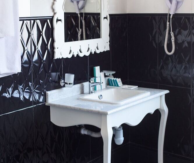 غرفة كومفورت, Modern Art