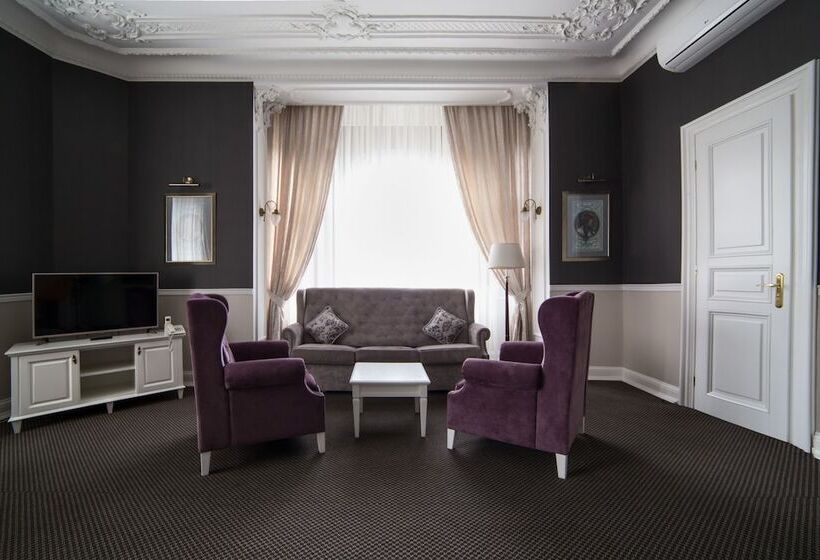 جناح, Modern Art