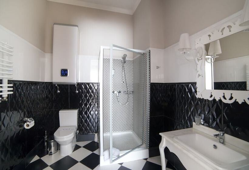 جناح, Modern Art