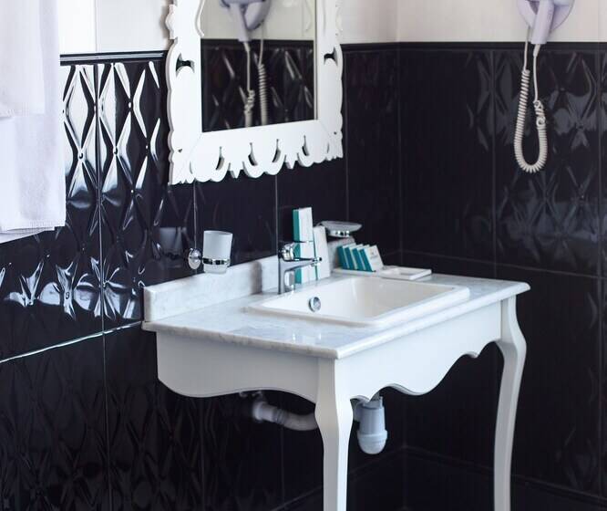 غرفة كومفورت, Modern Art