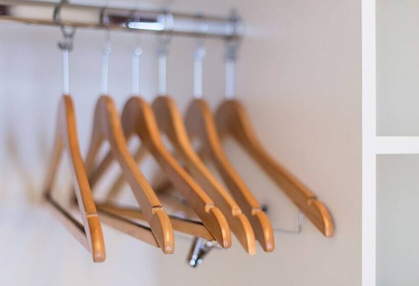 غرفة كومفورت, Modern Art