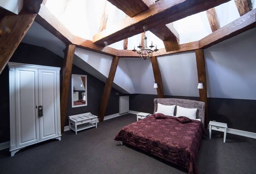 غرفة كومفورت, Modern Art