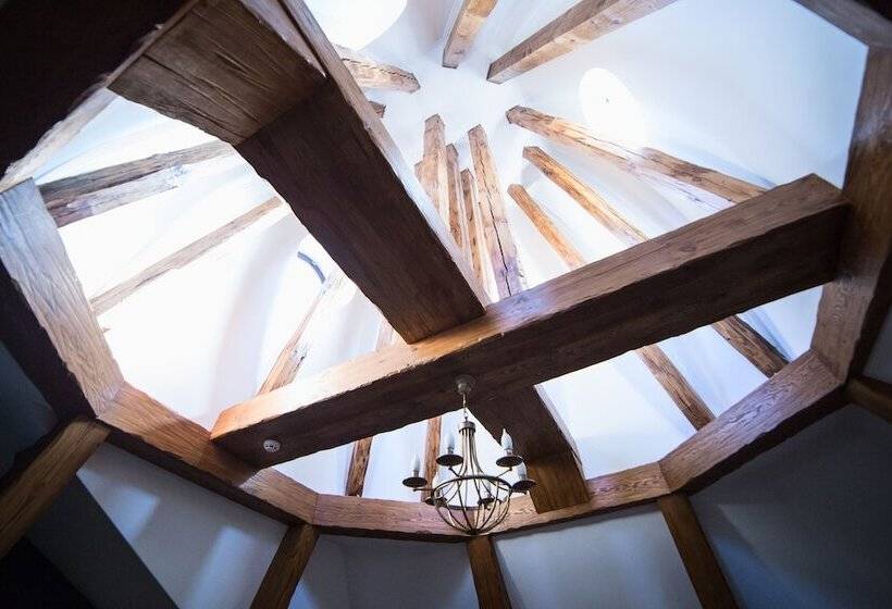 غرفة كومفورت, Modern Art