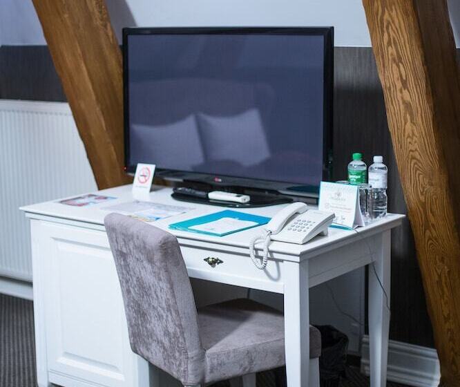 غرفة كومفورت, Modern Art