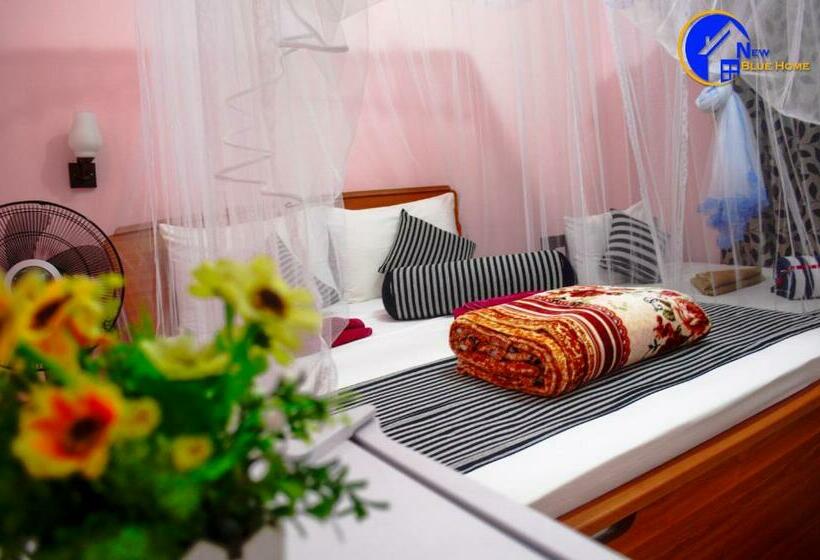 غرفة قياسية ثلاثية, New Blue Home