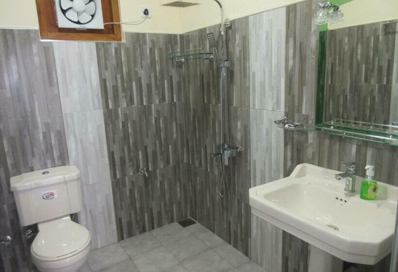 غرفة قياسية مطلة على الجبل, New Blue Home