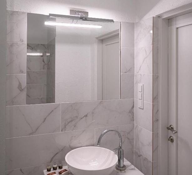 اتاق اکونومی یک تخته, Patio Di Fiori