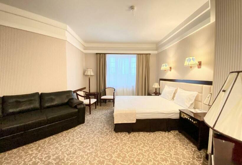 سوییت جونیور, Sofievsky Posad