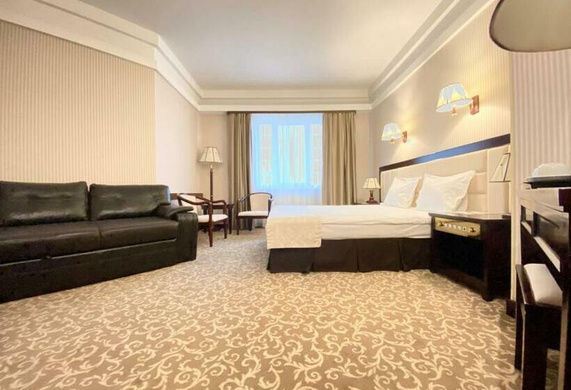 سوییت جونیور, Sofievsky Posad