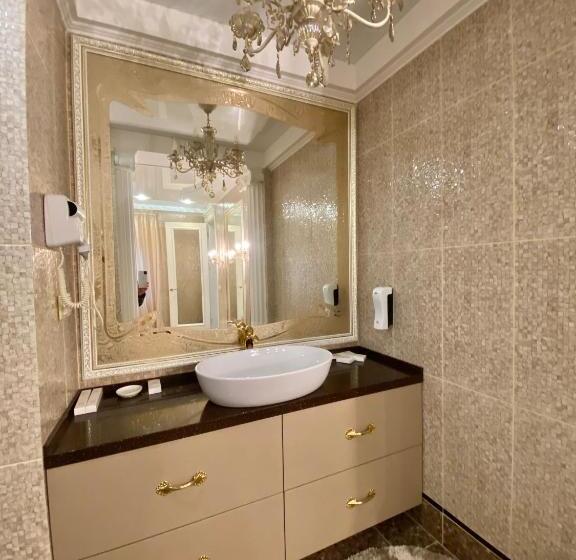 Deluxe Suite King Bed, Sofievsky Posad