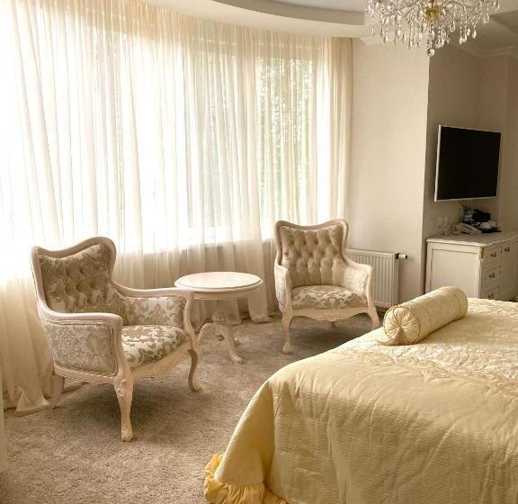 Deluxe Suite King Bed, Sofievsky Posad