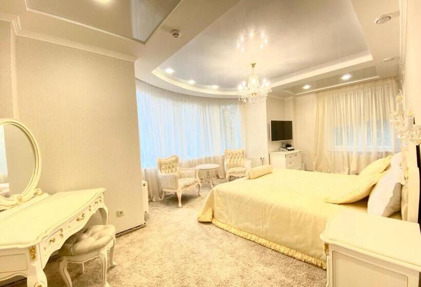 Deluxe Suite King Bed, Sofievsky Posad