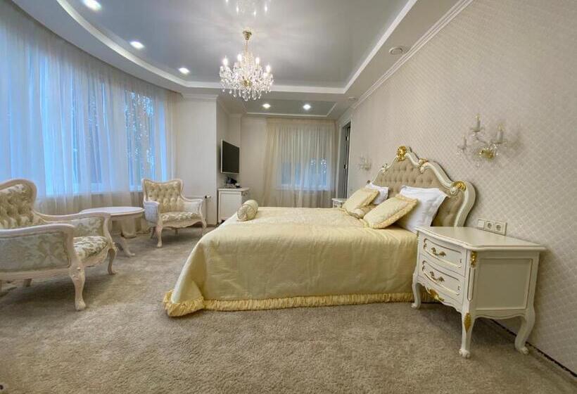 Deluxe Suite King Bed, Sofievsky Posad