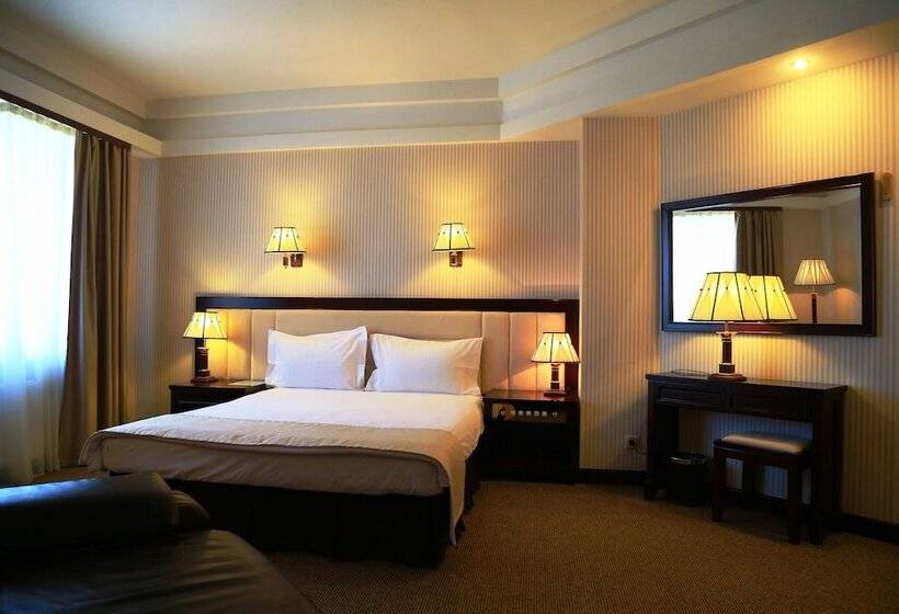 سوییت جونیور, Sofievsky Posad