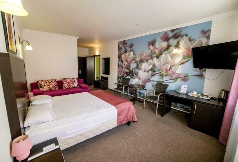 סוויטת ג'וניור, Solomiya