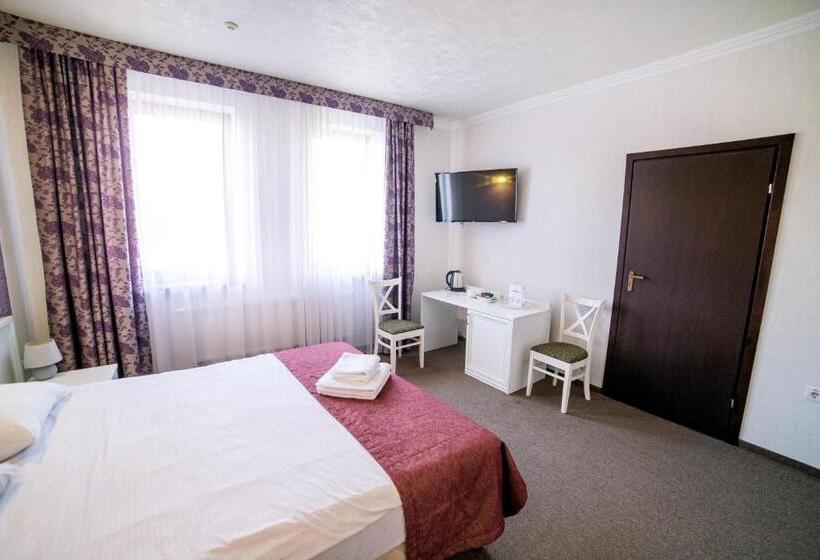 חדר סטנדרט לארבעה, Solomiya