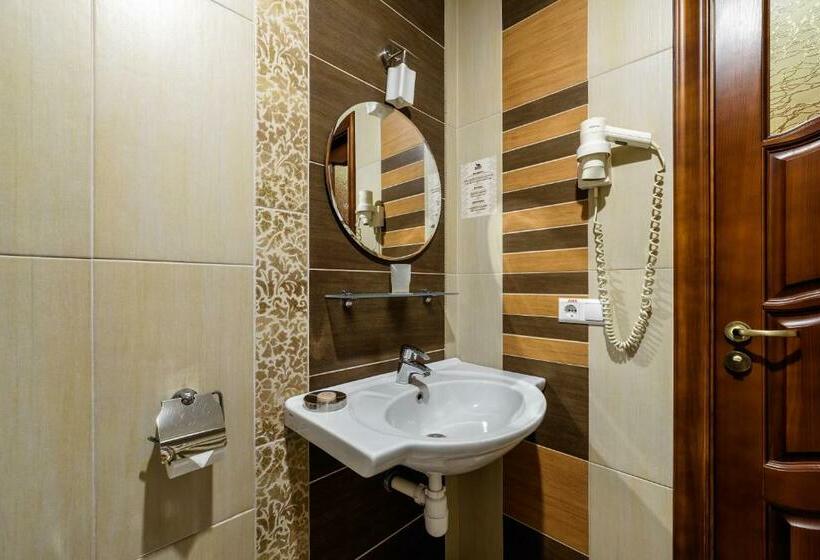 اتاق کلاس بیزنس, Status