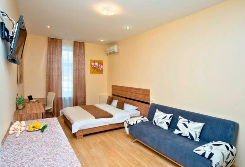 استودیوی استاندارد, Sunday Apart