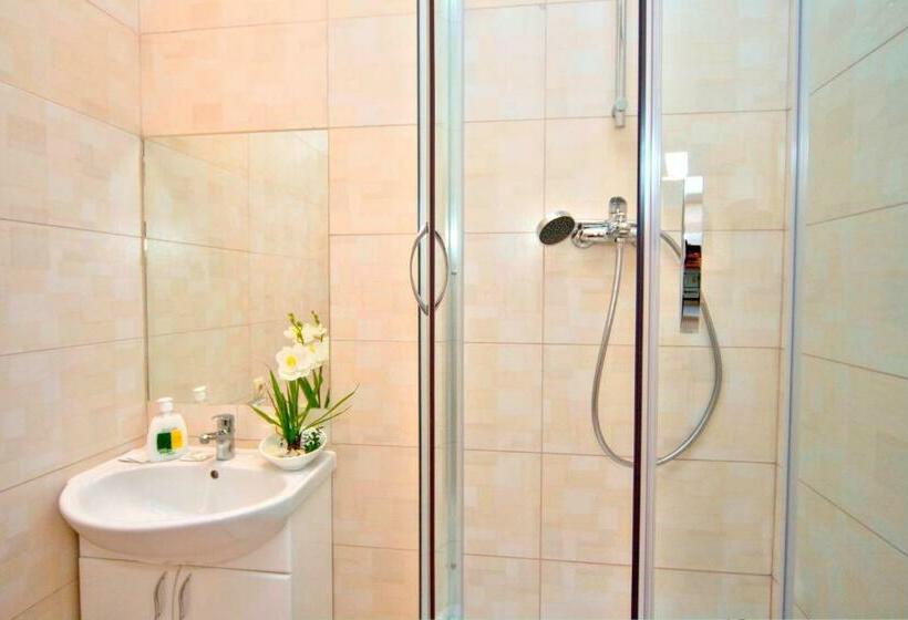استودیوی استاندارد, Sunday Apart