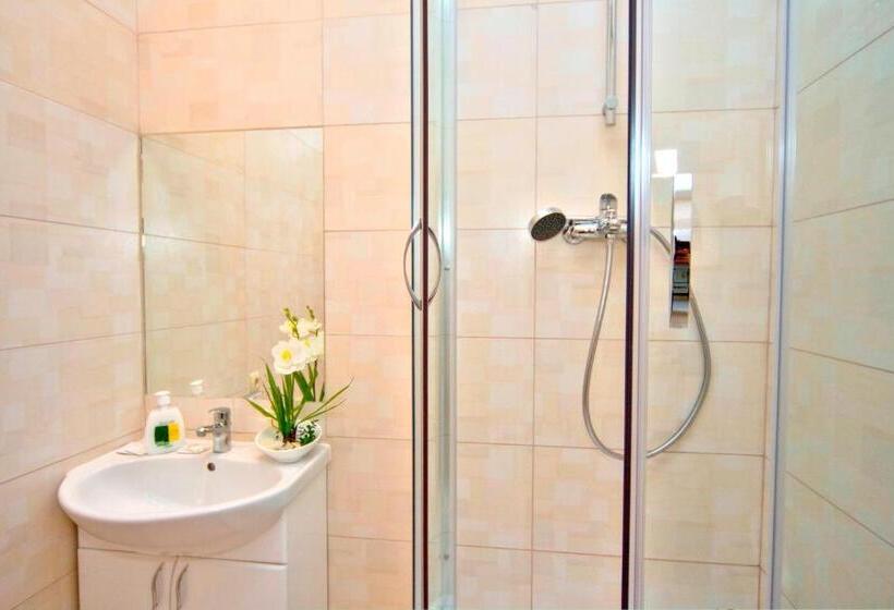 1 Szobás Apartman, Sunday Apart