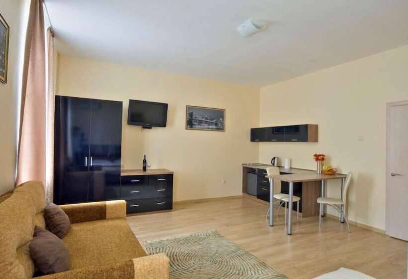 1 Szobás Apartman, Sunday Apart