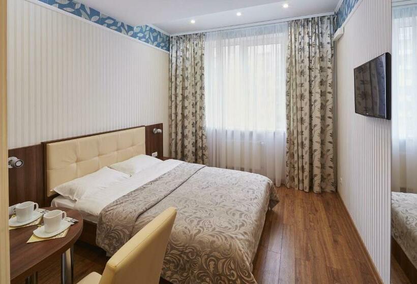 标准间, Three Crowns