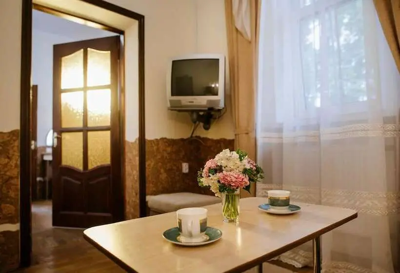 سوییت, Villa Victoria