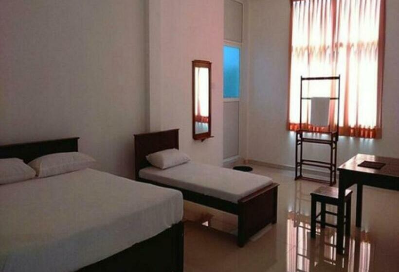 غرفة عائلية مطلّة علي الحديقة, Vintop