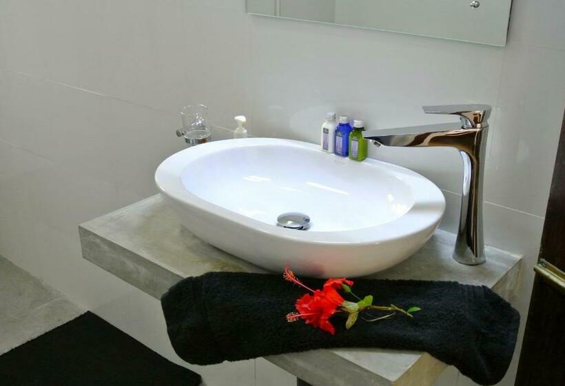 Номер Deluxe, 27 Spathodea Oasis In The City