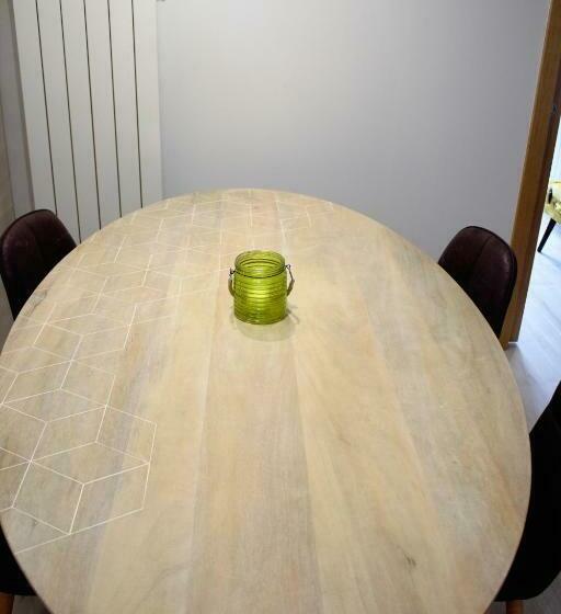 استودیوی استاندارد با چشمانداز دریا, Gazteategi