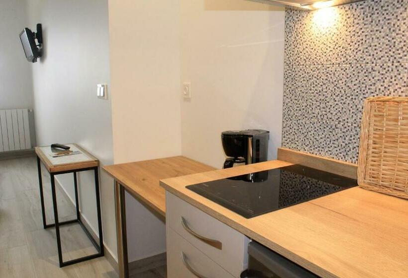 استودیوی استاندارد با چشمانداز دریا, Gazteategi