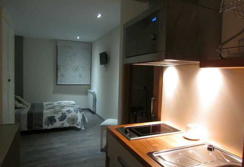 استودیوی استاندارد با چشمانداز دریا, Gazteategi