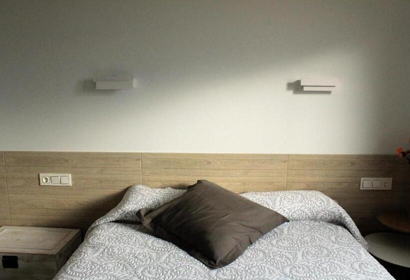 استودیوی استاندارد با چشمانداز دریا, Gazteategi