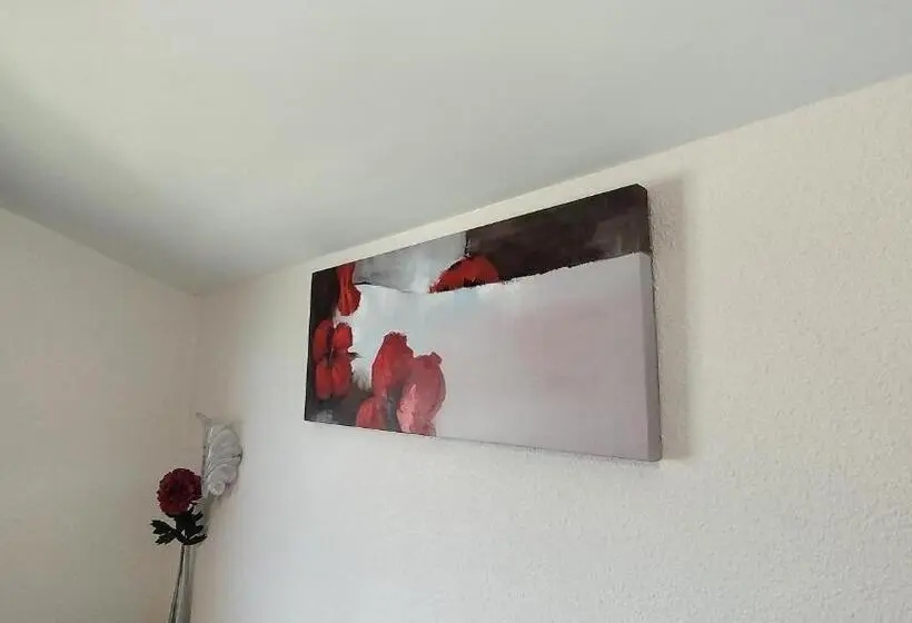 Standard Yhden Hengen Huone, Gazteategi