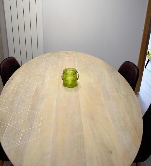 آپارتمان 1 خوابه همکف, Gazteategi