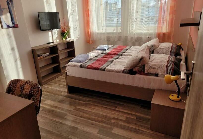 Family Suite, Gól Prostějov