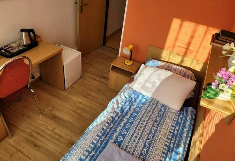 スタンダードシングルルーム, Gól Prostějov