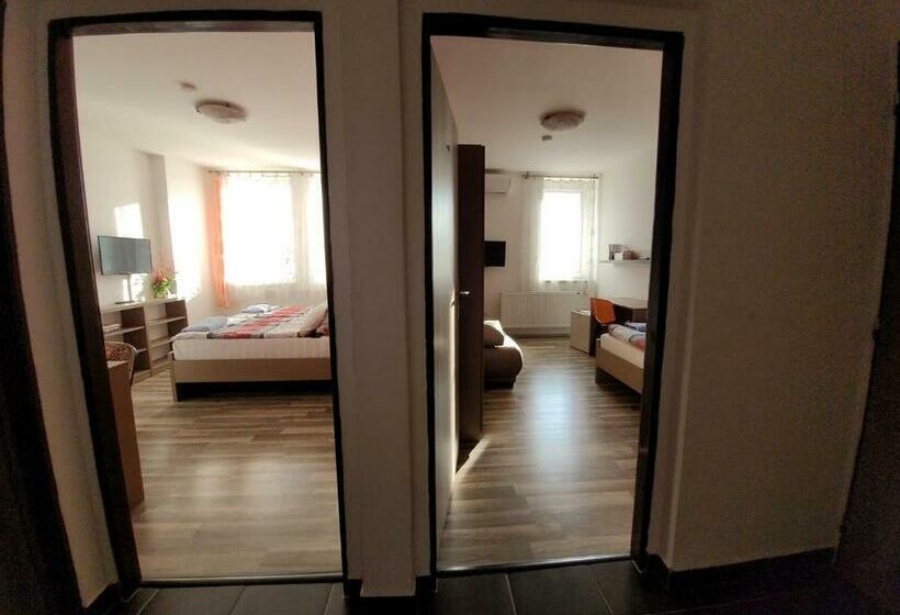 סוויטה משפחתית, Gól Prostějov