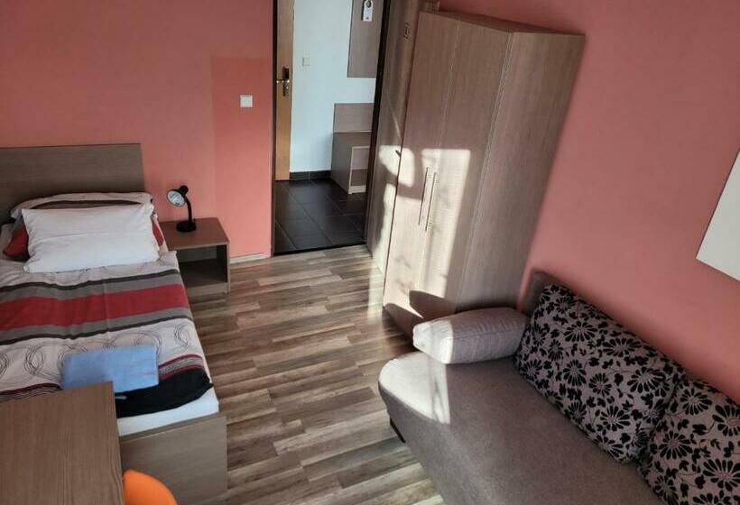 סוויטה משפחתית, Gól Prostějov