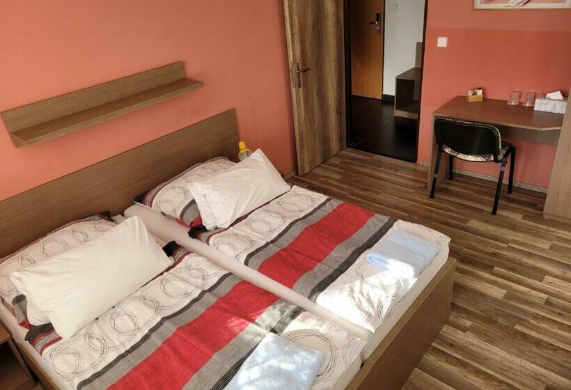 Family Suite, Gól Prostějov