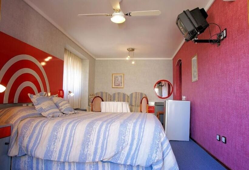 اتاق استاندارد سه نفره, Gran International