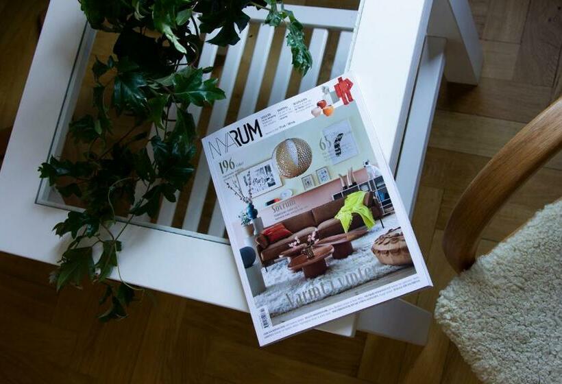 스탠다드 싱글 룸, Livin Station