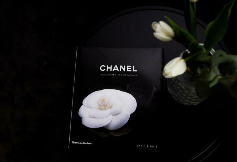 스탠다드 싱글 룸, Livin Station